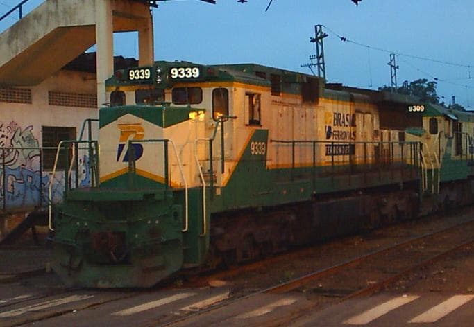 GE Dash 8-32C